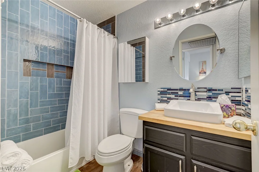 5040 Rainbow, Las Vegas, NV 89118