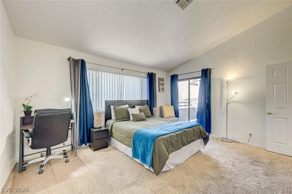 5040 Rainbow, Las Vegas, NV 89118