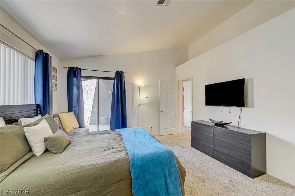 5040 Rainbow, Las Vegas, NV 89118