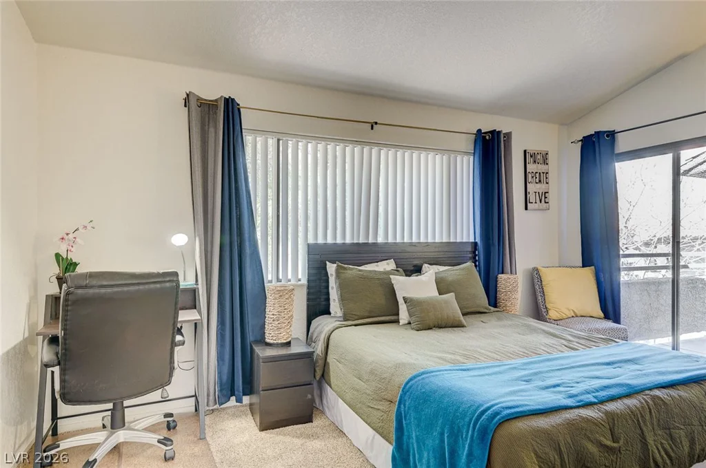 5040 Rainbow, Las Vegas, NV 89118