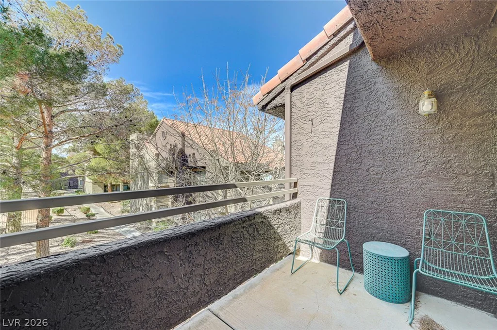 5040 Rainbow, Las Vegas, NV 89118