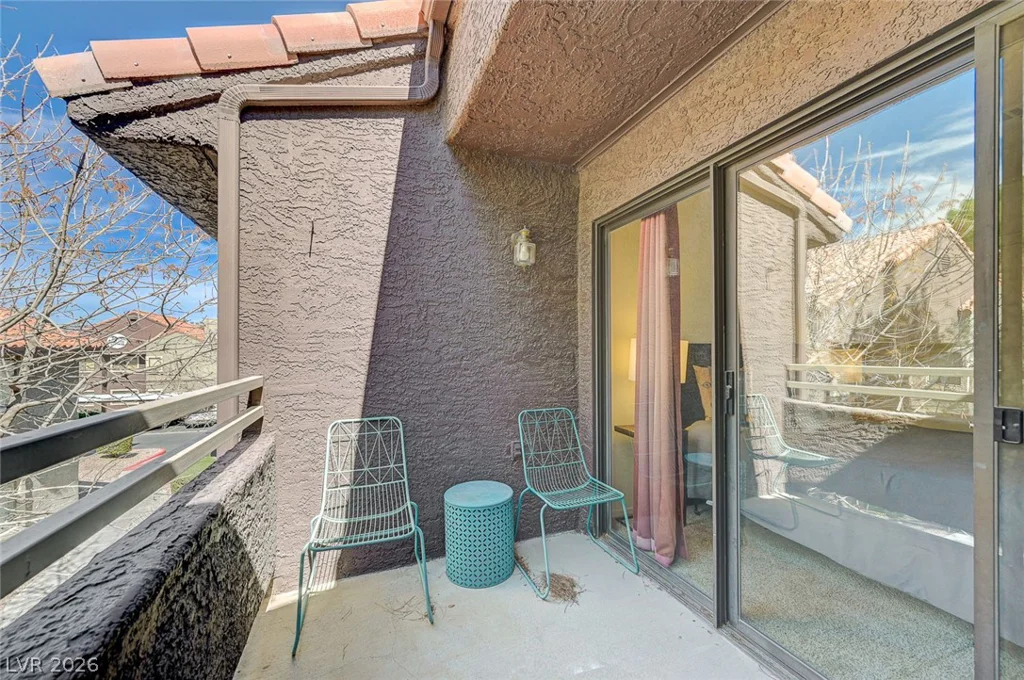 5040 Rainbow, Las Vegas, NV 89118