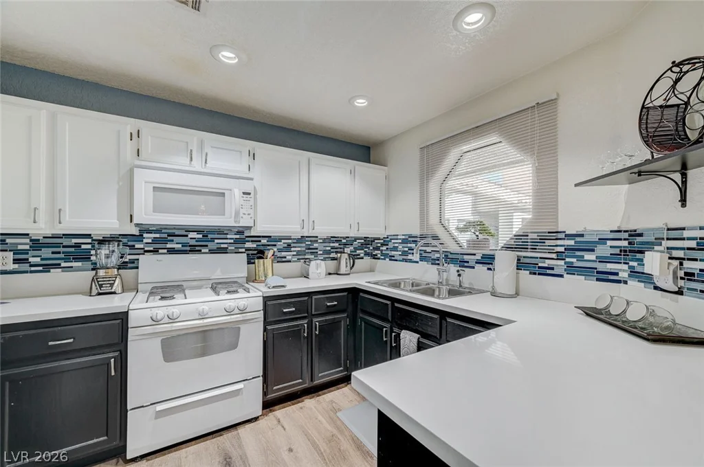 5040 Rainbow, Las Vegas, NV 89118