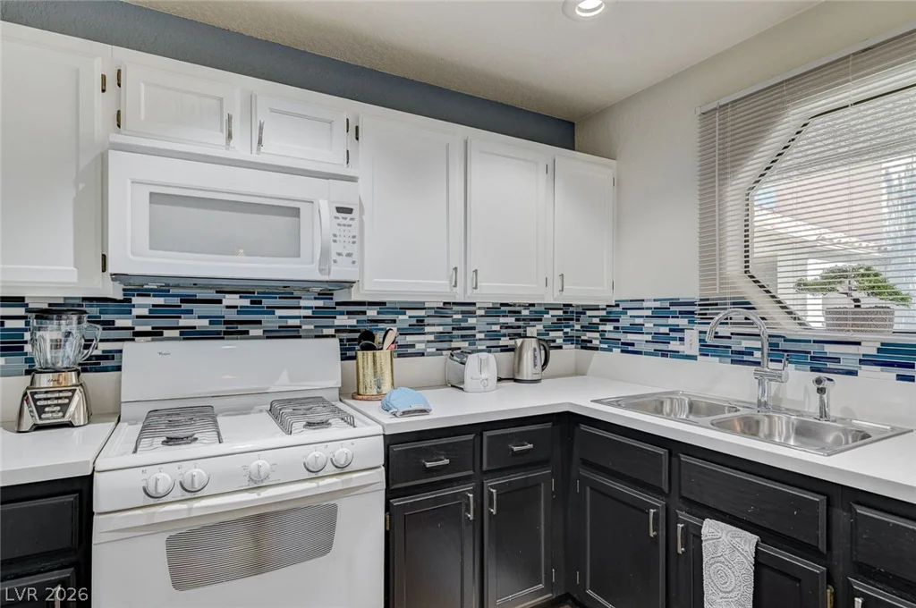 5040 Rainbow, Las Vegas, NV 89118