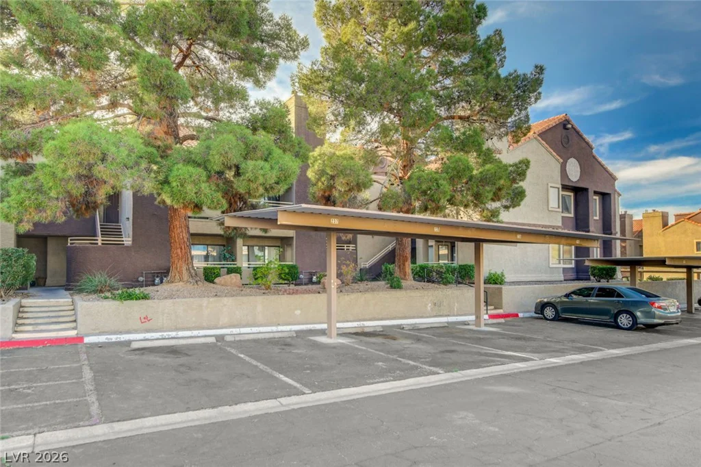 5040 Rainbow, Las Vegas, NV 89118