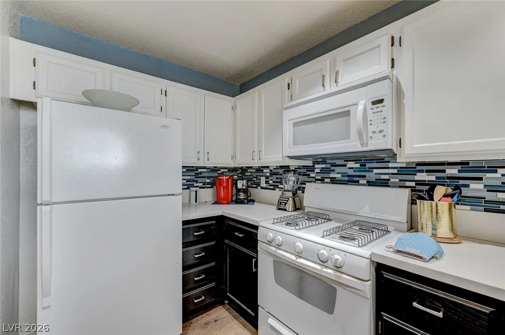 5040 Rainbow, Las Vegas, NV 89118