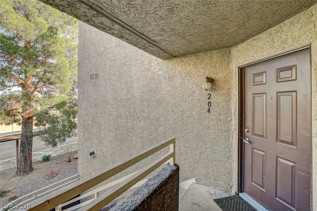 5040 Rainbow, Las Vegas, NV 89118