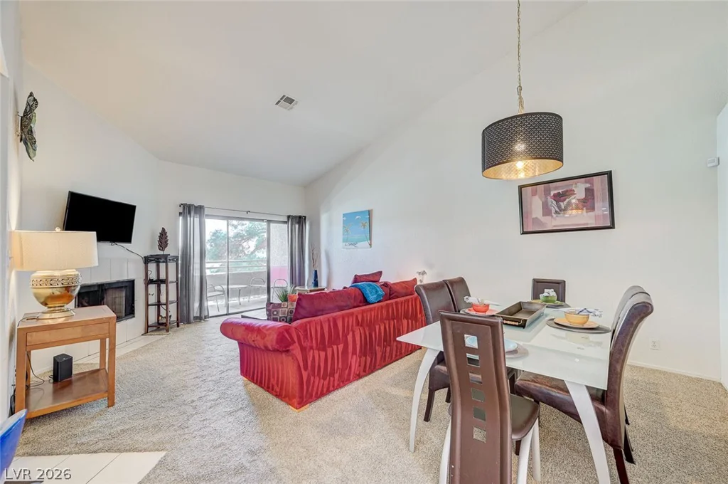 5040 Rainbow, Las Vegas, NV 89118