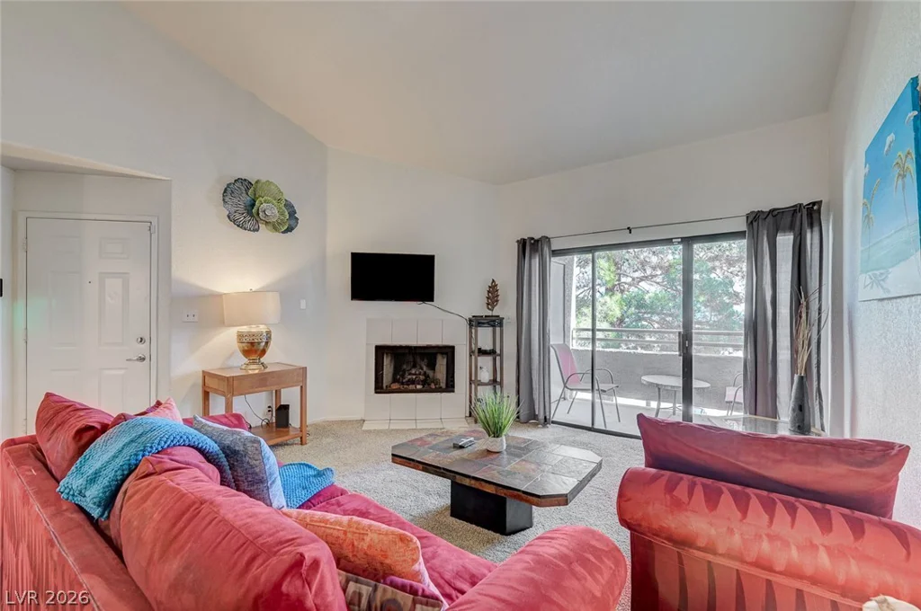 5040 Rainbow, Las Vegas, NV 89118