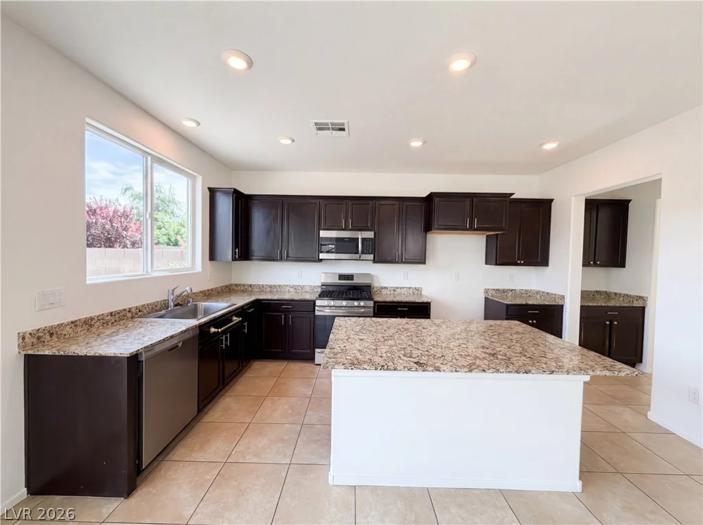 4036 White Opal, Las Vegas, NV 89130