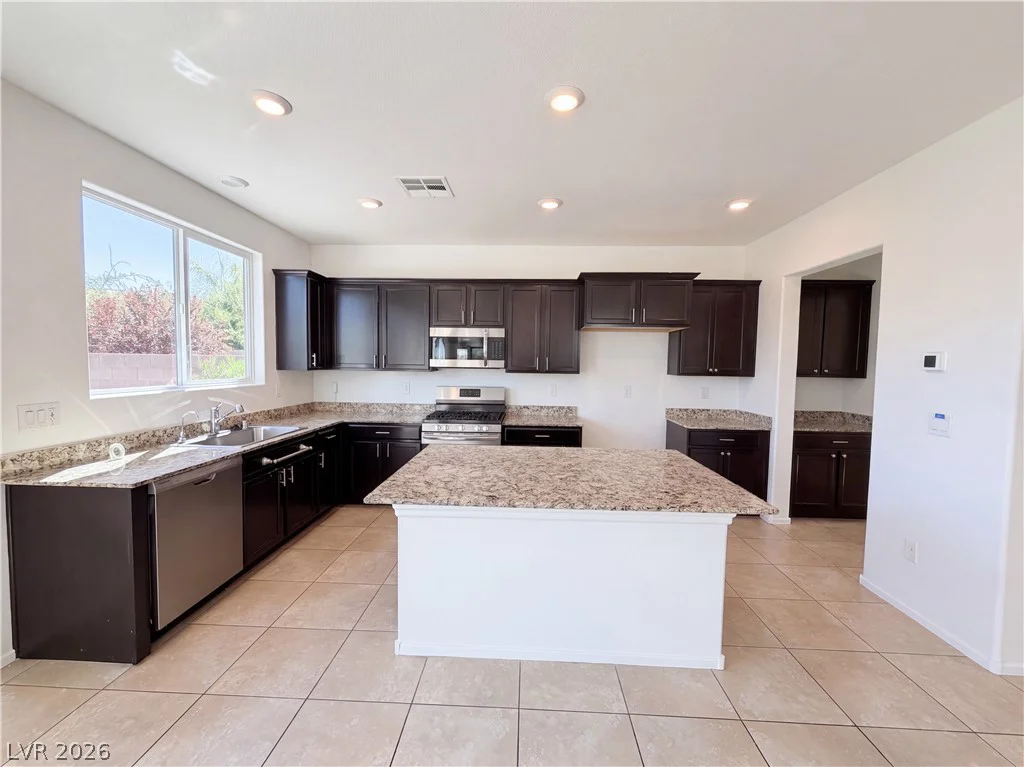 4036 White Opal, Las Vegas, NV 89130