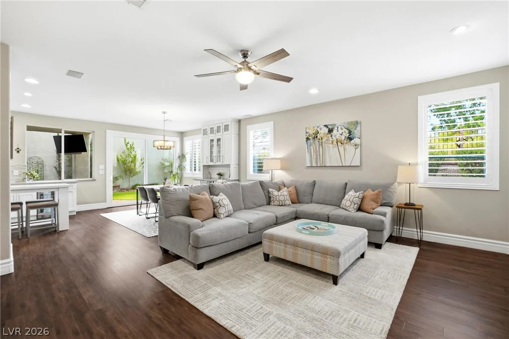 10025 Laurel Springs, Las Vegas, NV 89134