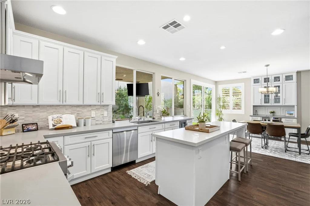 10025 Laurel Springs, Las Vegas, NV 89134