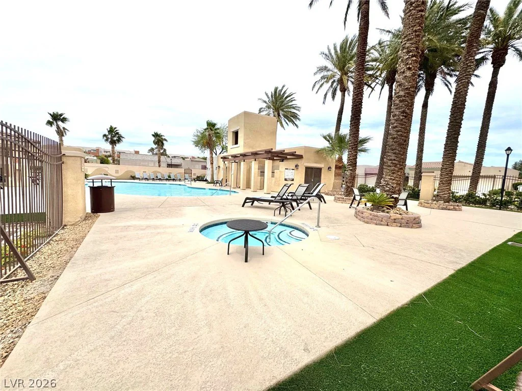 9172 Long Island, Las Vegas, NV 89123