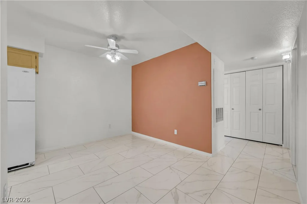 2725 Nellis, Las Vegas, NV 89121