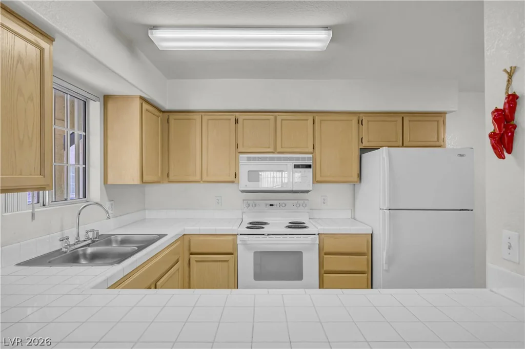 2725 Nellis, Las Vegas, NV 89121