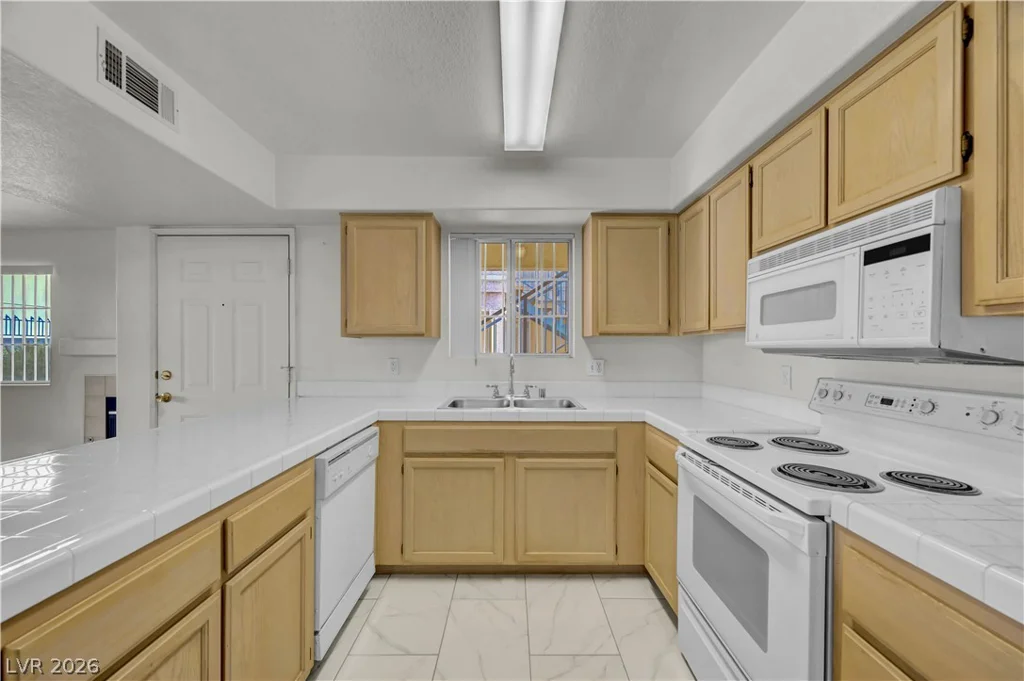 2725 Nellis, Las Vegas, NV 89121