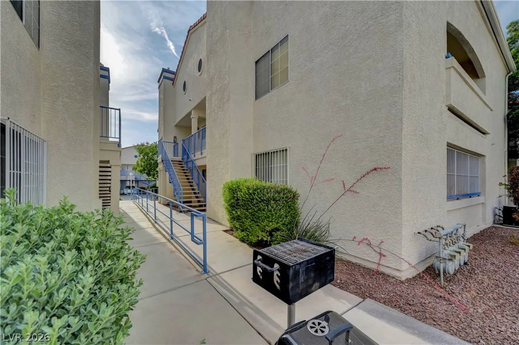 2725 Nellis, Las Vegas, NV 89121