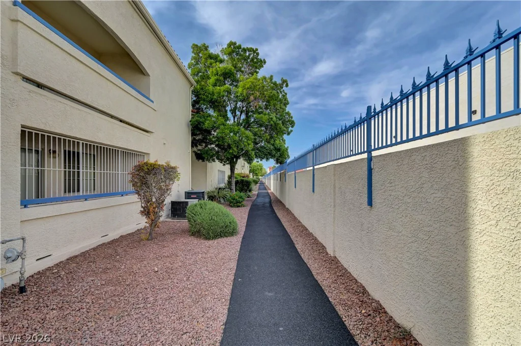 2725 Nellis, Las Vegas, NV 89121