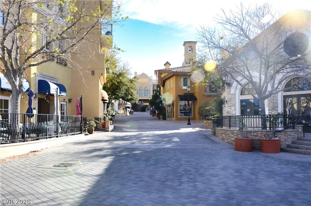 8 Vista Outlook, Henderson, NV 89011