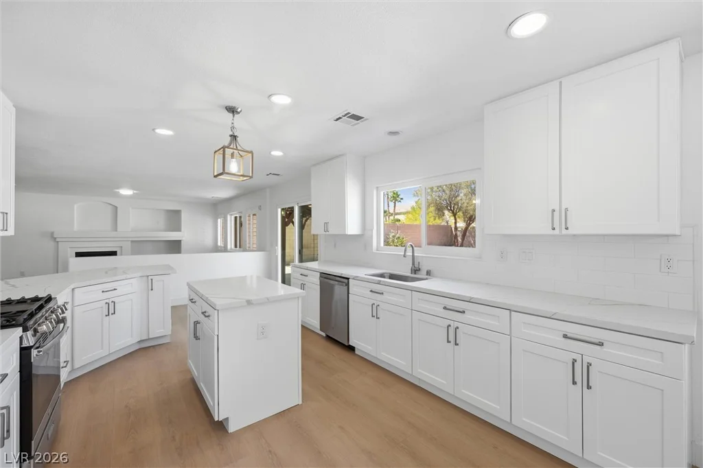 8640 Vivid Violet, Las Vegas, NV 89143