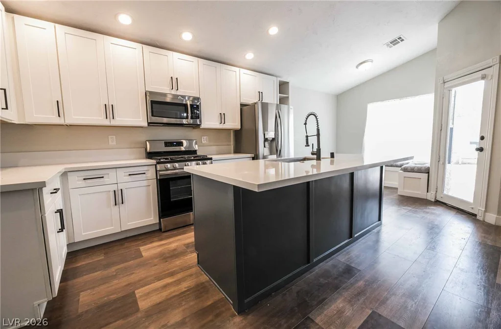 2724 Eagle Springs, Las Vegas, NV 89117