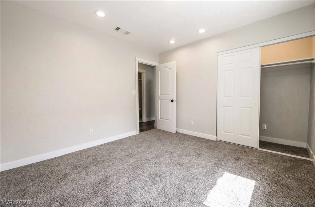 2724 Eagle Springs, Las Vegas, NV 89117