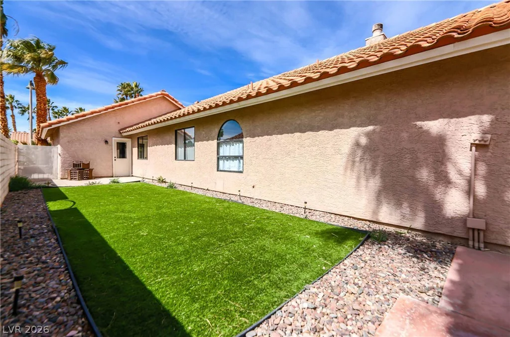 2724 Eagle Springs, Las Vegas, NV 89117