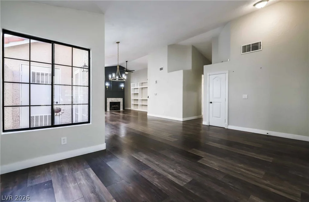 2724 Eagle Springs, Las Vegas, NV 89117