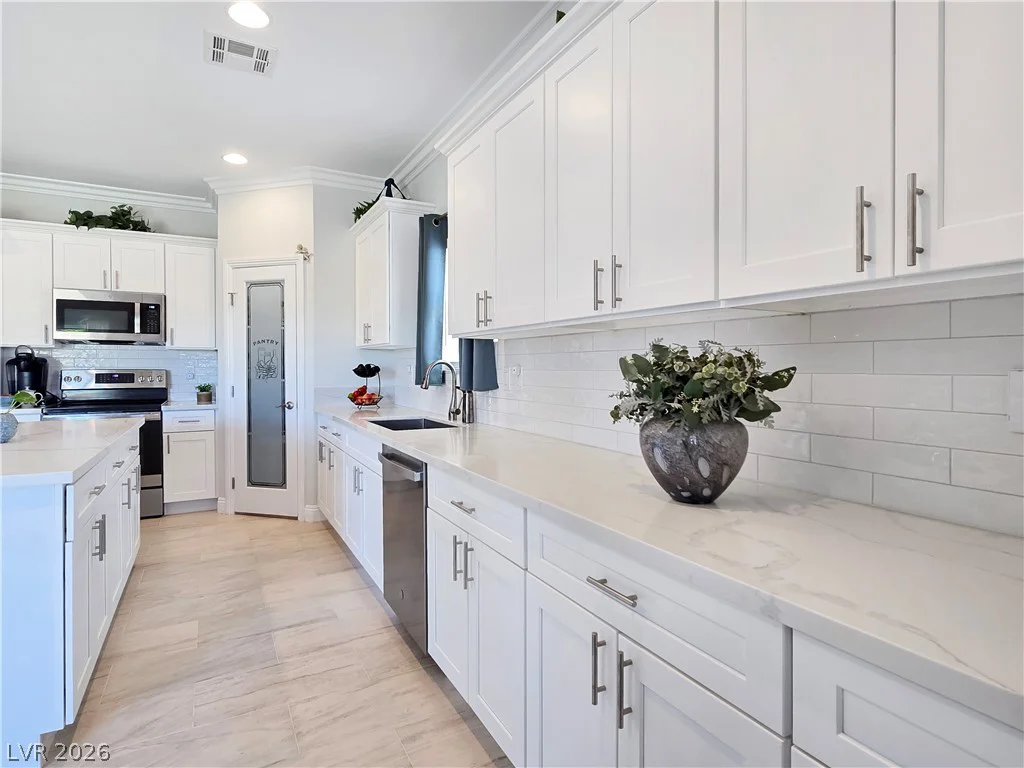 5471 Lincolnwood, Pahrump, NV 89061