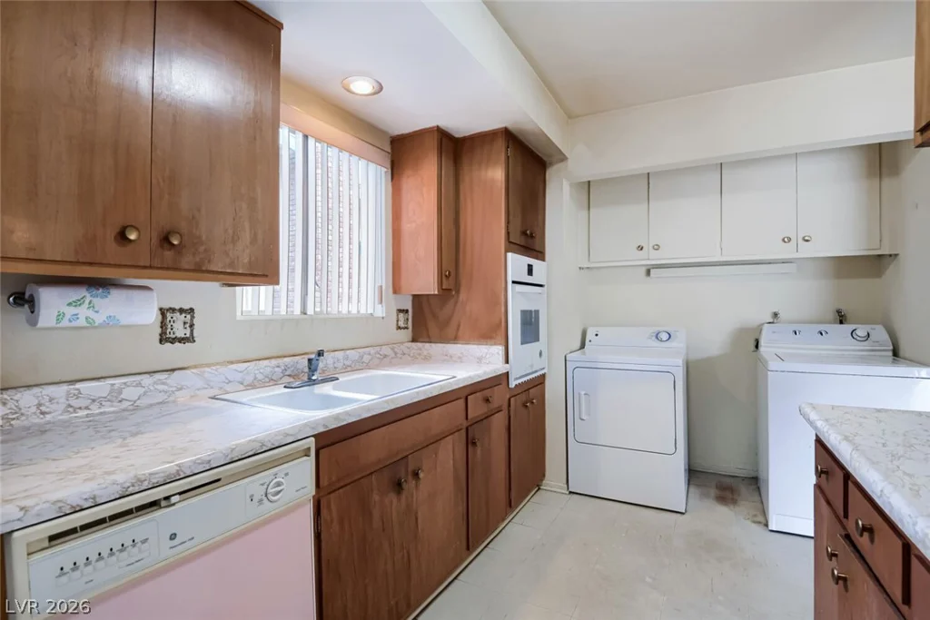 1808 Poco, Las Vegas, NV 89102