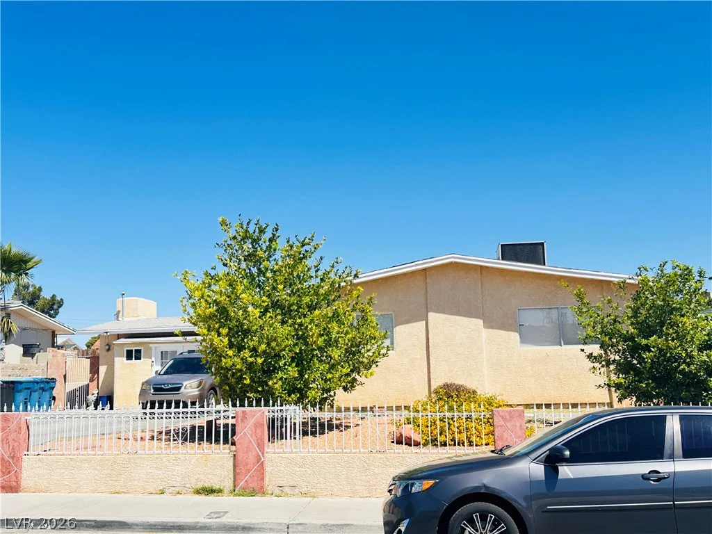 6952 Peggy, Las Vegas, NV 89145