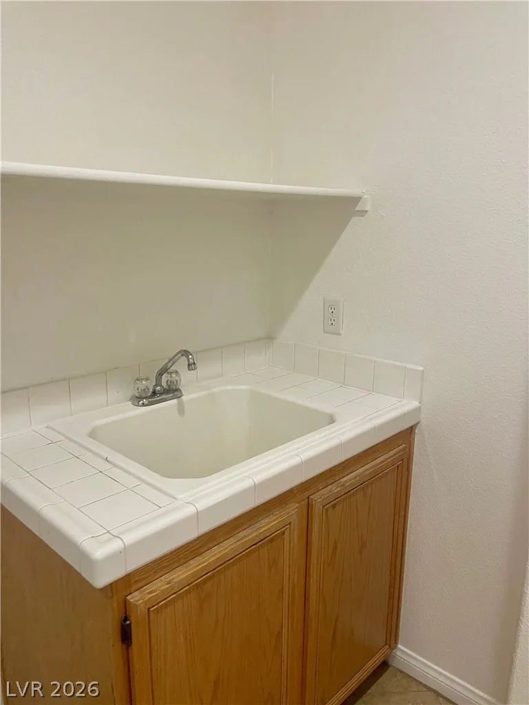 808 Pirates Cave, North Las Vegas, NV 89032