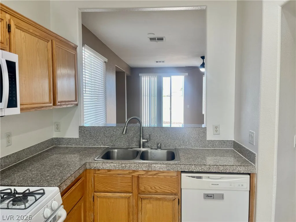 808 Pirates Cave, North Las Vegas, NV 89032