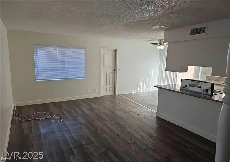 5235 Gray, Las Vegas, NV 89119