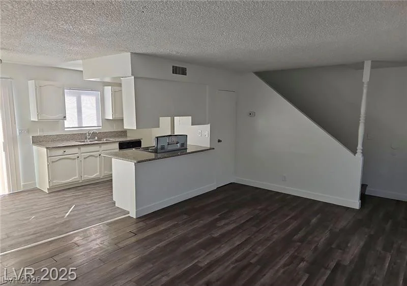 5235 Gray, Las Vegas, NV 89119