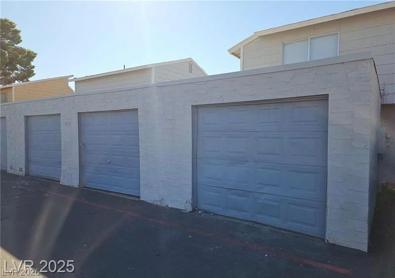 5235 Gray, Las Vegas, NV 89119