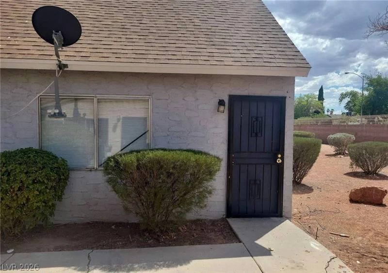 5235 Gray, Las Vegas, NV 89119