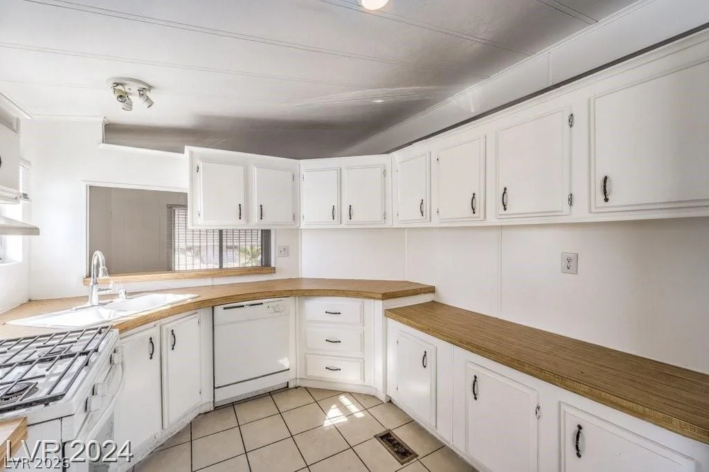 3350 Isle Royale, Las Vegas, NV 89122