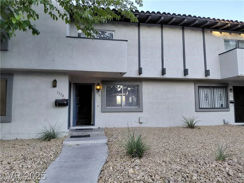 1336 JONES, Las Vegas, NV 89108