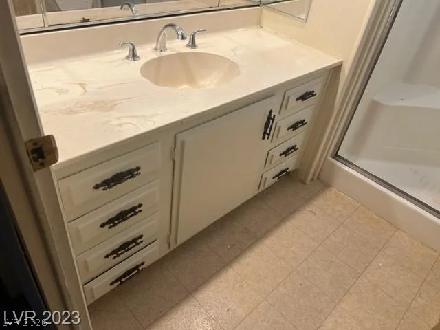 5000 Royal, Las Vegas, NV 89103