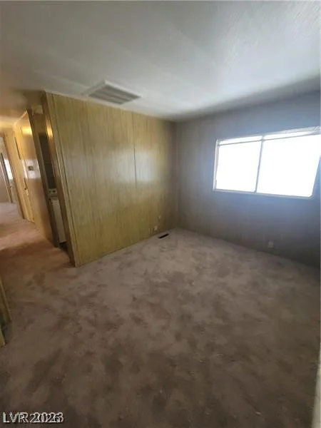 5000 Royal, Las Vegas, NV 89103