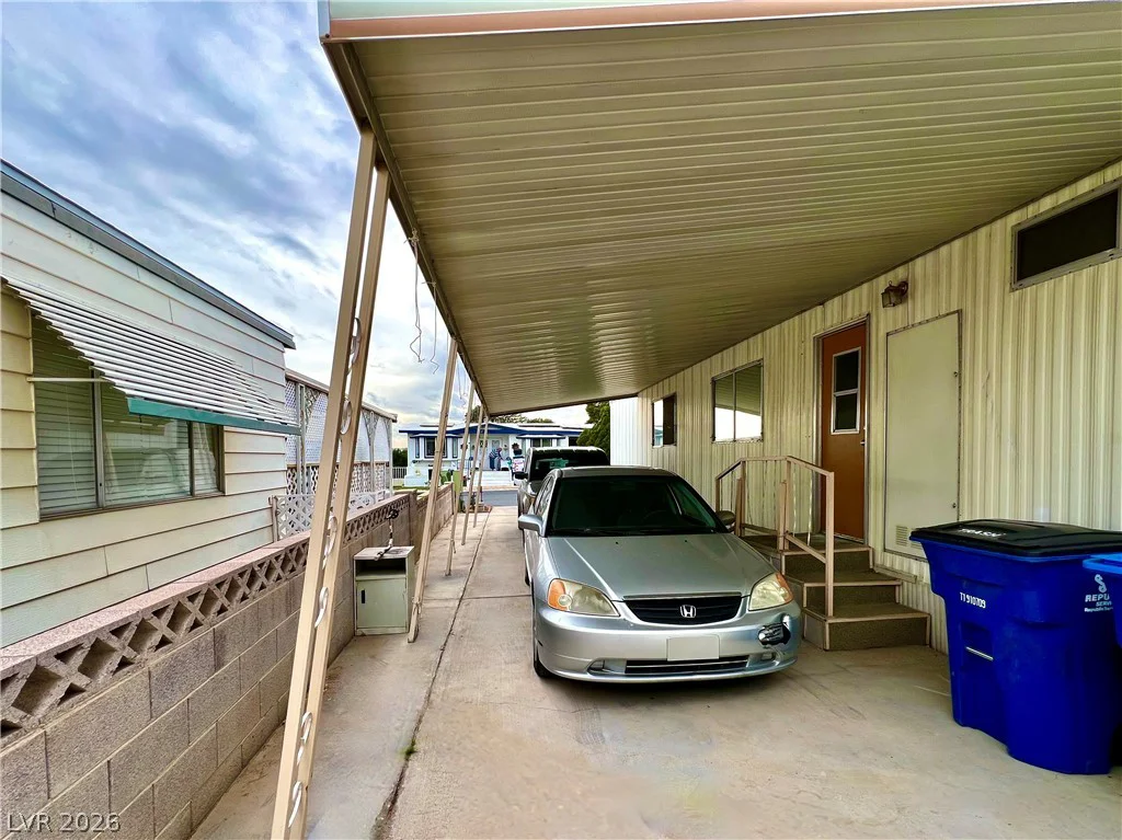 5000 Royal, Las Vegas, NV 89103