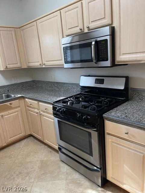 5250 Rainbow, Las Vegas, NV 89118