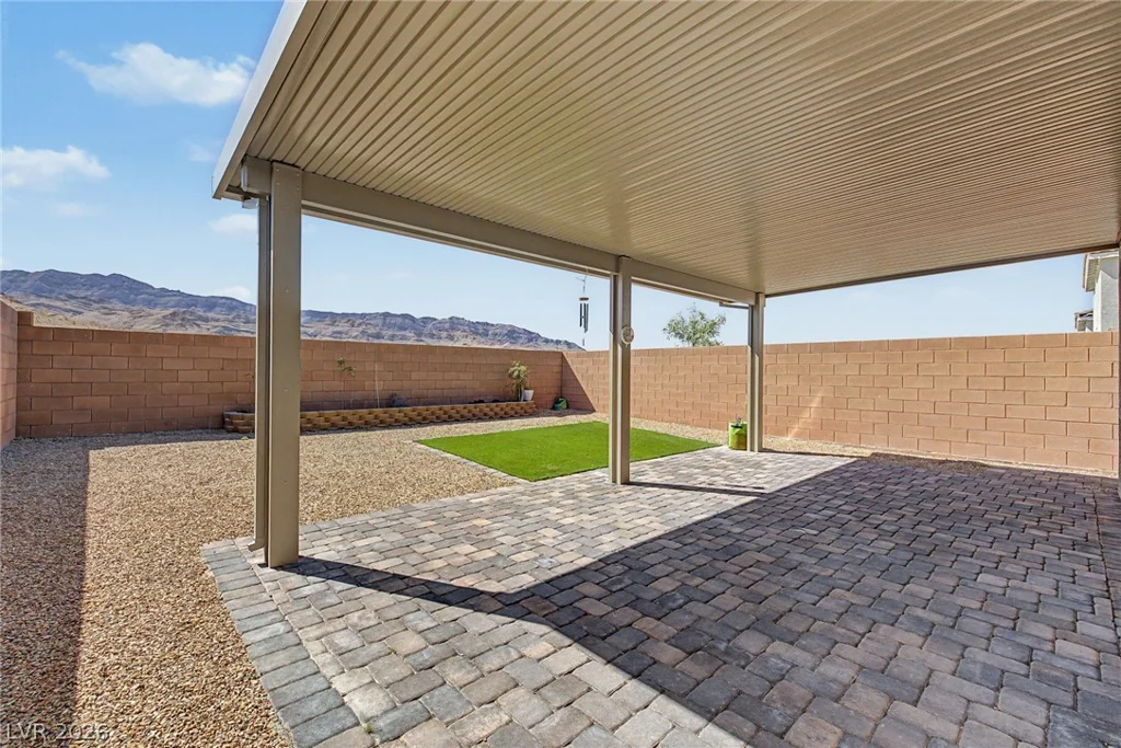 5657 Ridge Run, Las Vegas, NV 89166