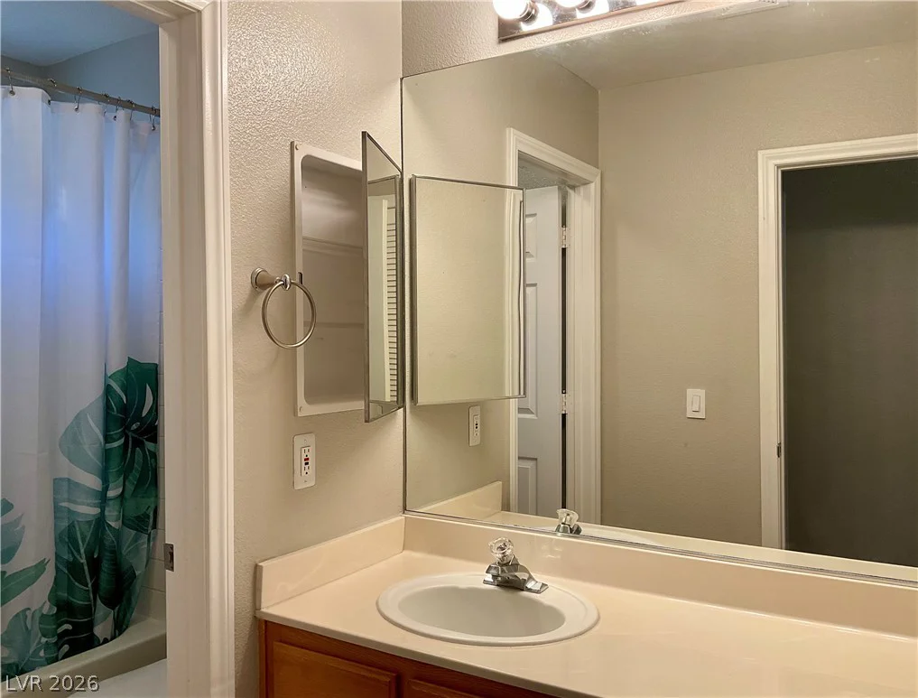 3428 Chieftain, Las Vegas, NV 89117
