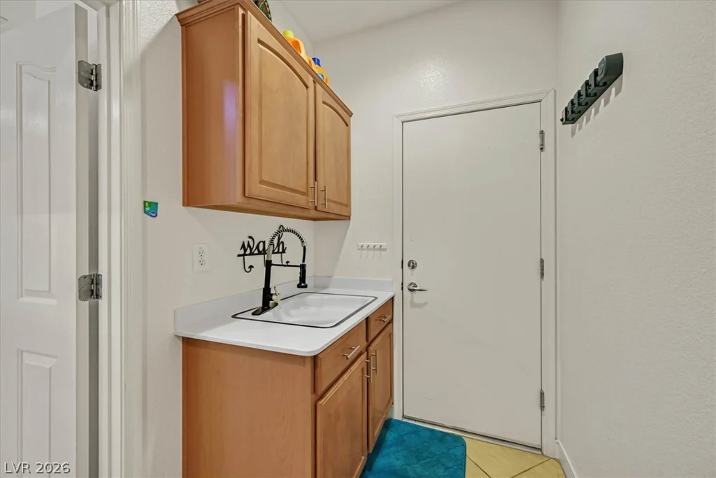 2228 Waterton Rivers, Henderson, NV 89044