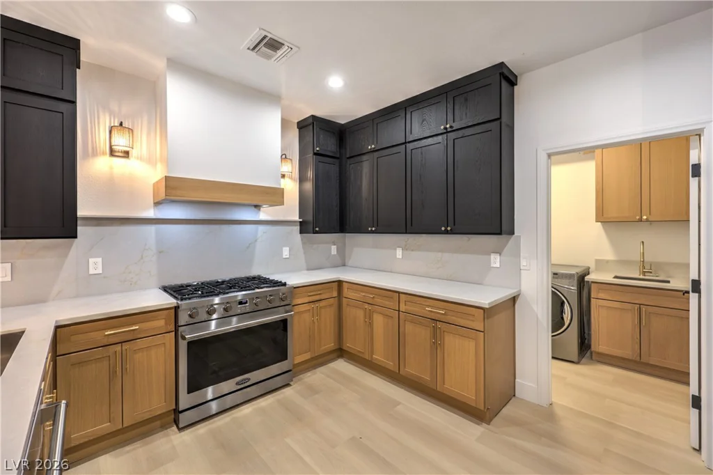 1912 Summer Pine, Las Vegas, NV 89134