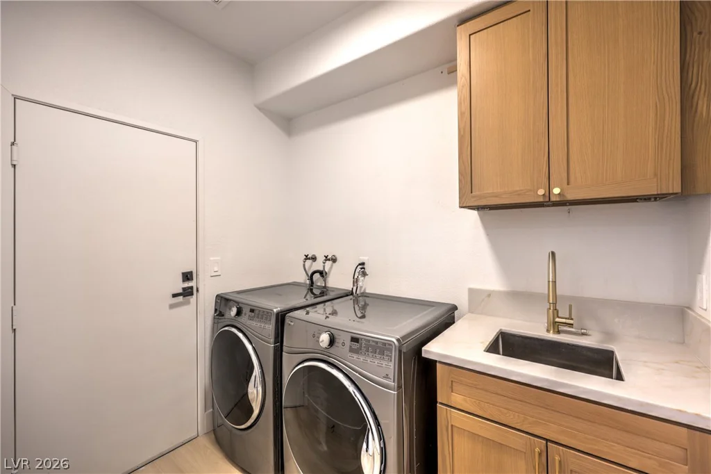 1912 Summer Pine, Las Vegas, NV 89134