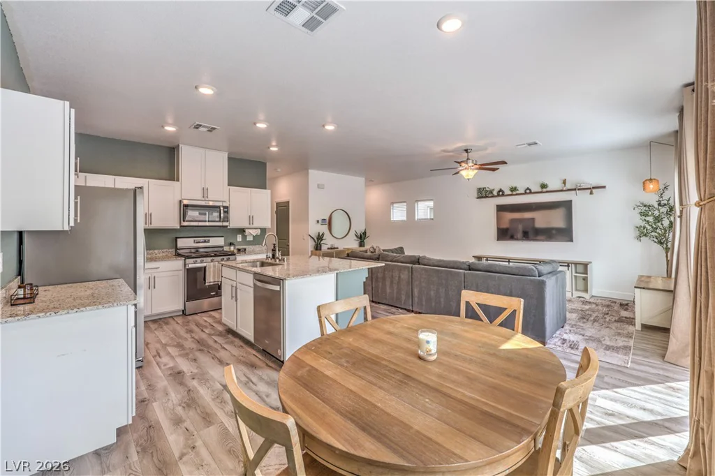 7743 Moore Creek, North Las Vegas, NV 89084